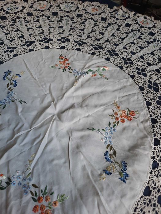 Vand fata de masa model unicat. Goblen fir matase