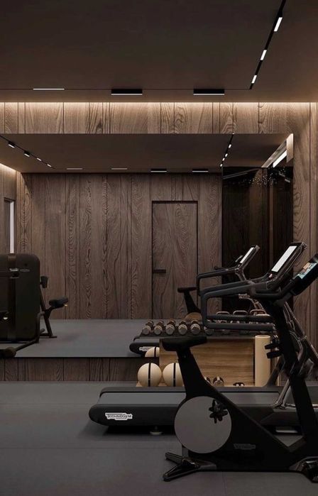 Търговско помещение. Фитнес или йога зала. Спортен център. GYM. Склад