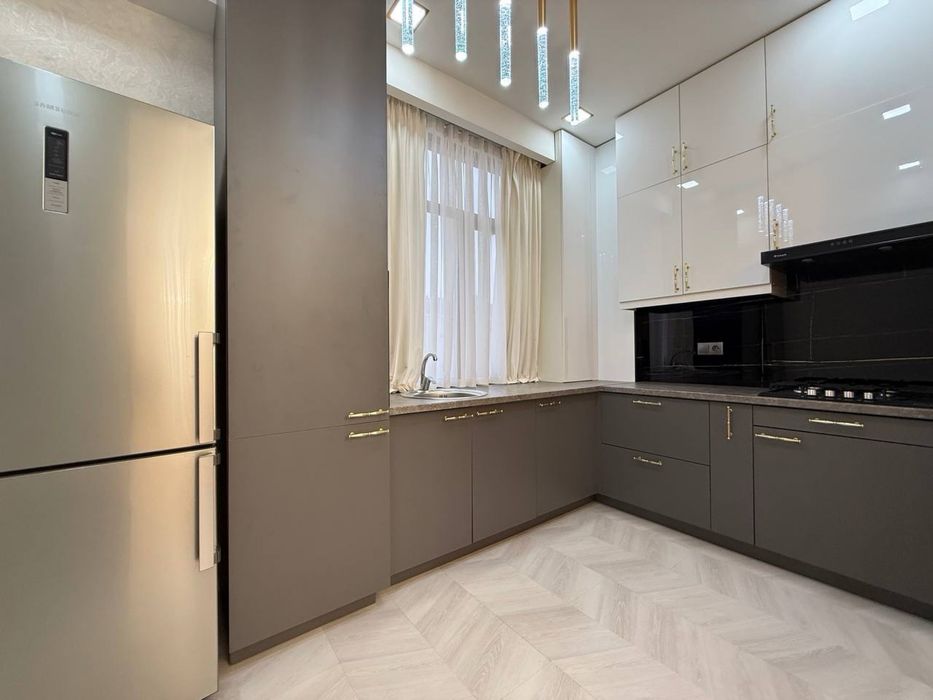 Квартира Ж/К Mega Dom 3/5/8 95 кв.м