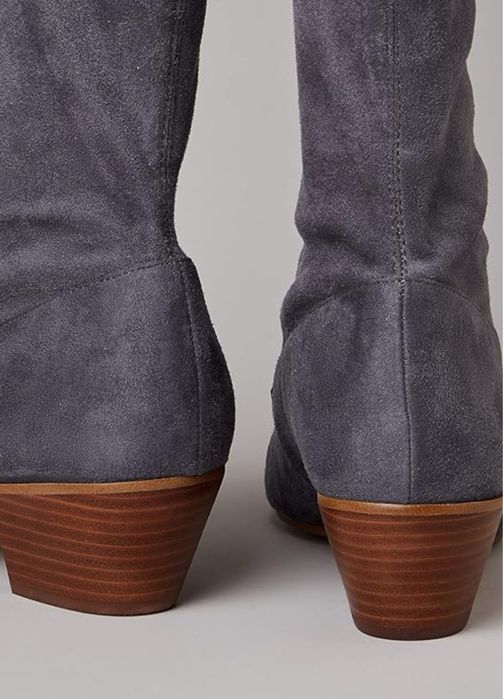 Нови дамски боти, велурени 38 номер