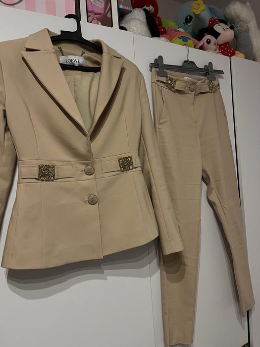 Елегантен оригинален костюм на LOEWE