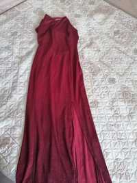 Бална рокля дълга червена с ефектен гръб