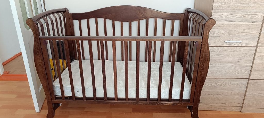 Продам манеж с матрасом
