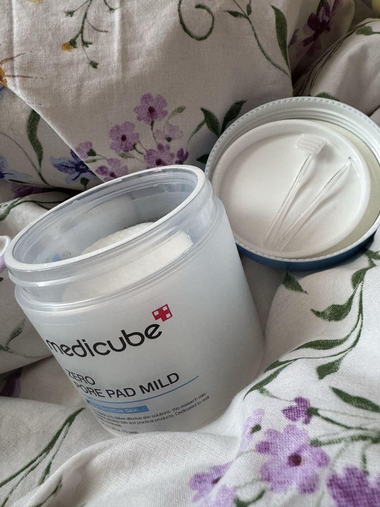 Medicube zero pore pad MILD