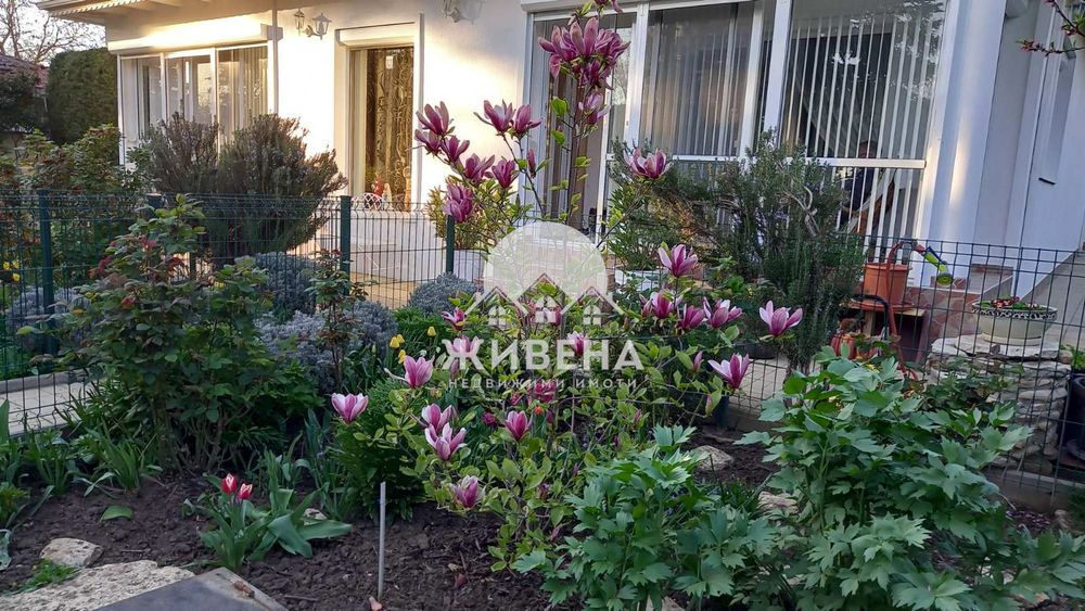 Едноетажна обзаведена къща с басейн, с.Соколово