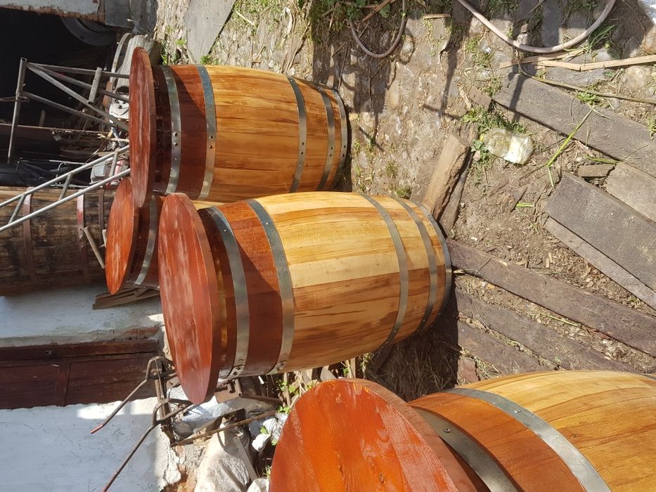 Mese din butoi de lemn