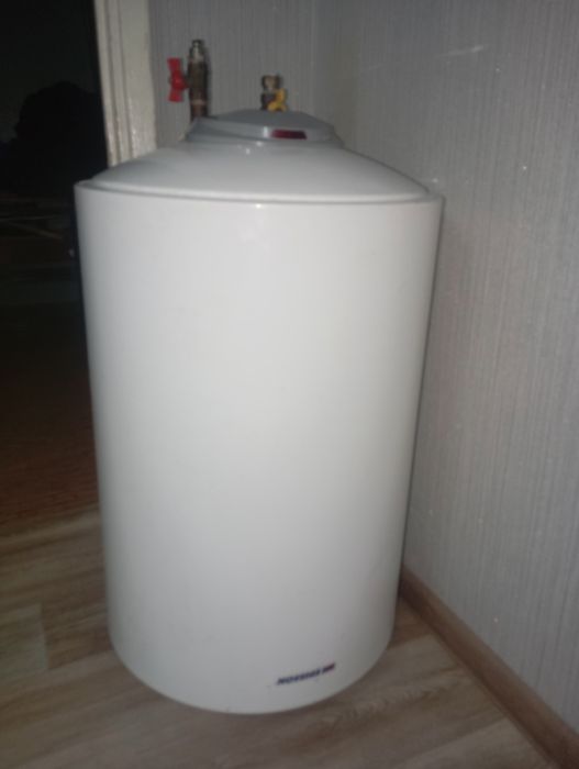 Продам бойлер Edisson