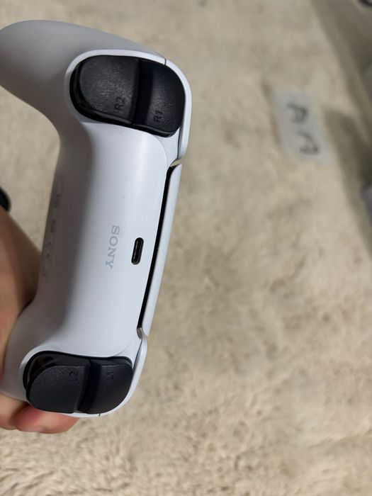 Vand ps5 slim ca nou inca in garantie