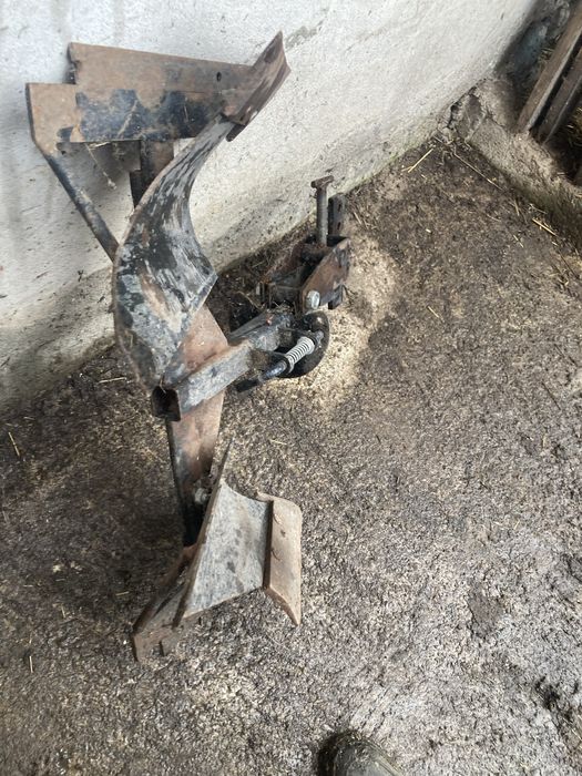 Plug reversibil motocultor