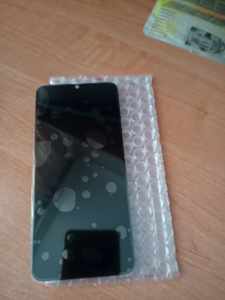 Продам дисплей экран на А50