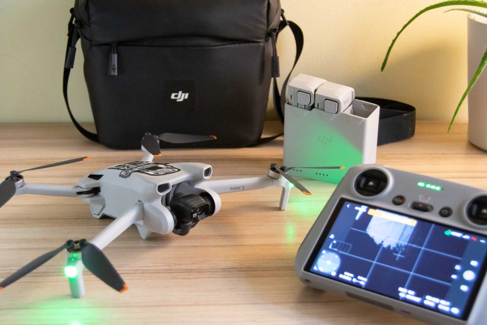 Комплект DJI Mini 3 Fly More Combo + DJI Care Refresh