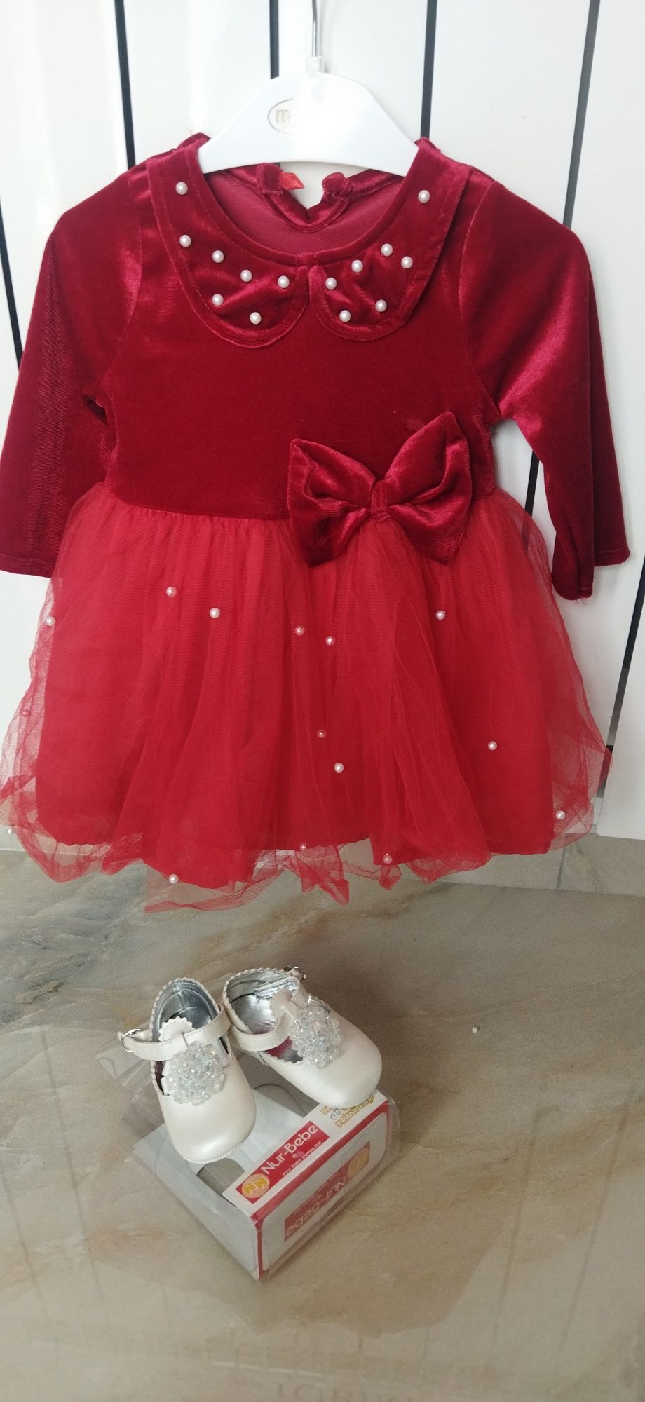 Rochie și pantofi bebe