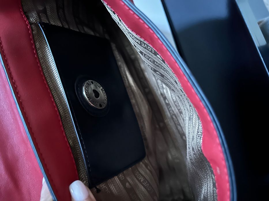 Чанта Moschino LOVE