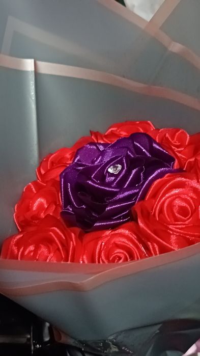 Buchet de trandafiri din satin