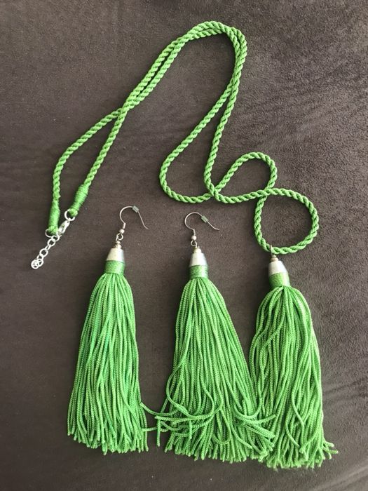 Серьги кисти и кулон