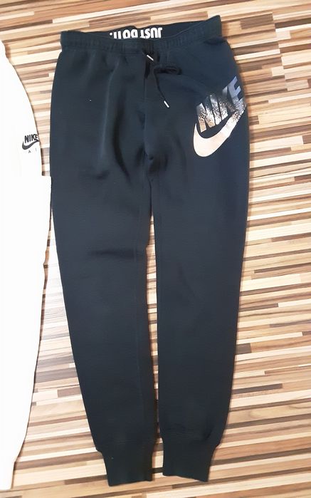 (М) NIKE & NIKE AIR FLEECE оригинални клинове(30лв)и долници(45лв)