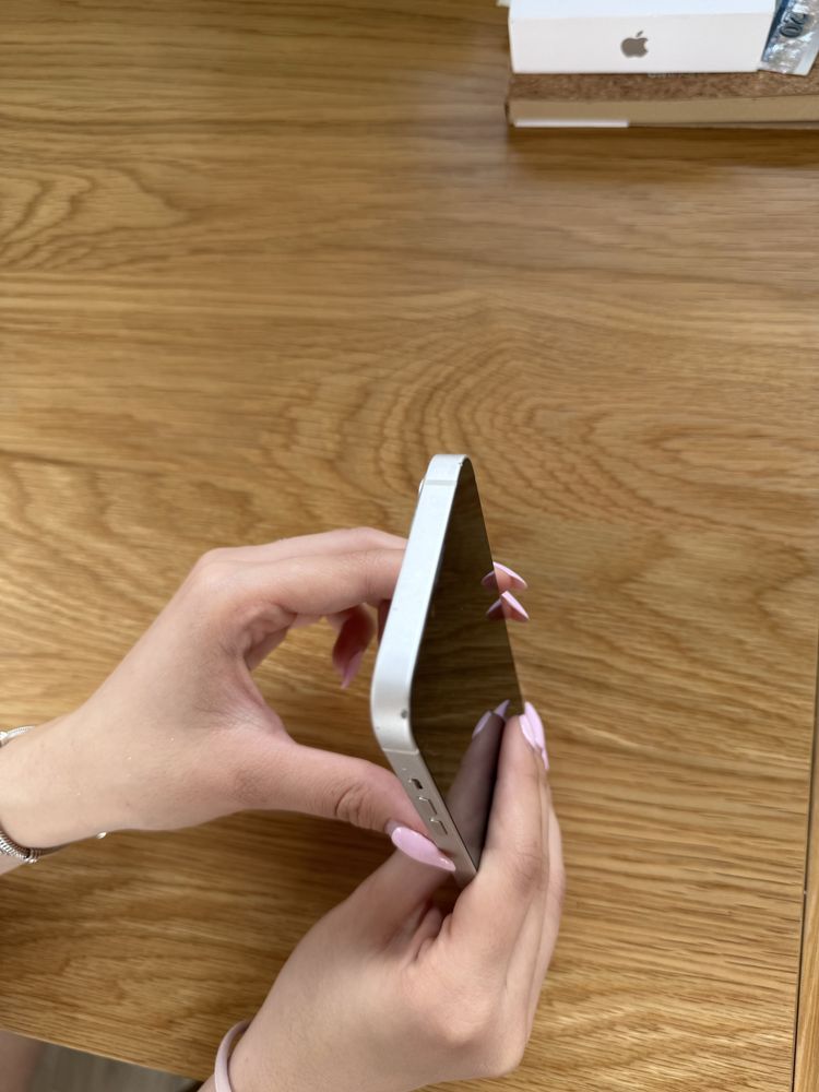 Iphone 13 бял 256Gb