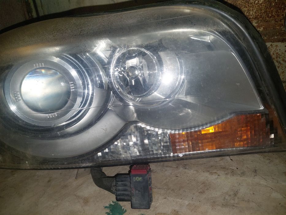 Far xenon Volvo XC 90 2009, RHD ,Anglia,cod 31217048