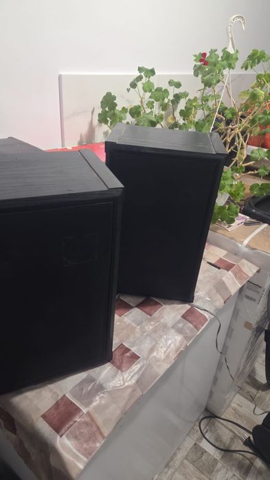 Vând boxe Schneider pe 3 cai pe compresie ca noi