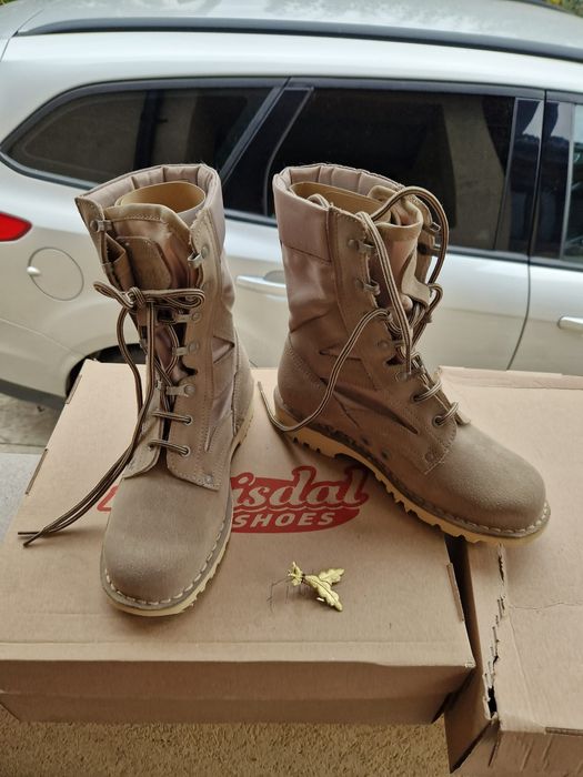 Vand bocanci de vara si de iarna