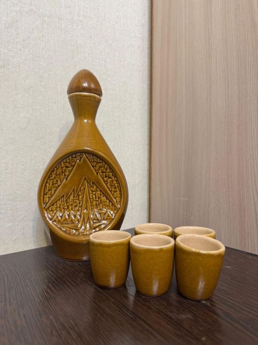 Графины с рюмками