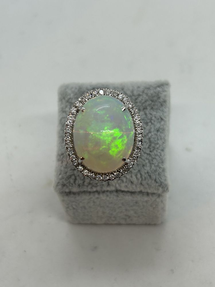 Inel aur 18k cu Opal si Diamante naturale