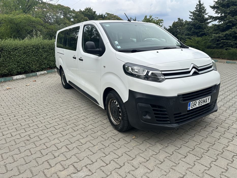 Inchiriere auto microbuz 8+1 - 9  locuri Rent a car
