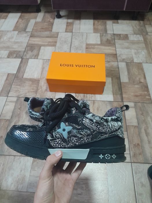 Louis Vuitton skate swarovski