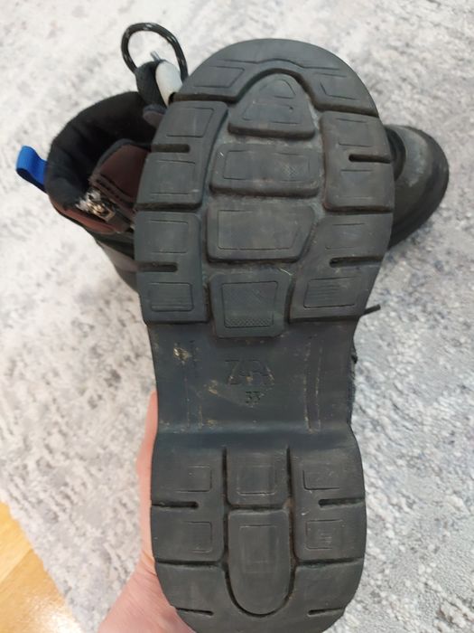 Ghete Zara baiat din piele