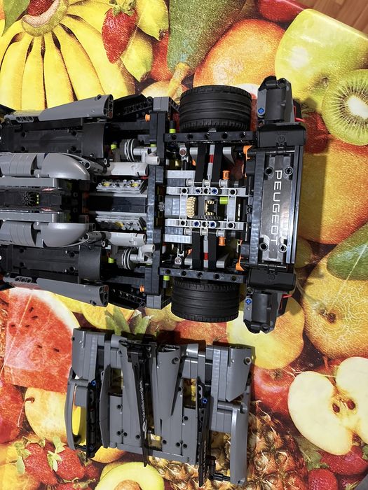 Masina din lego peugeot model 2022 (DE COLECTIE)