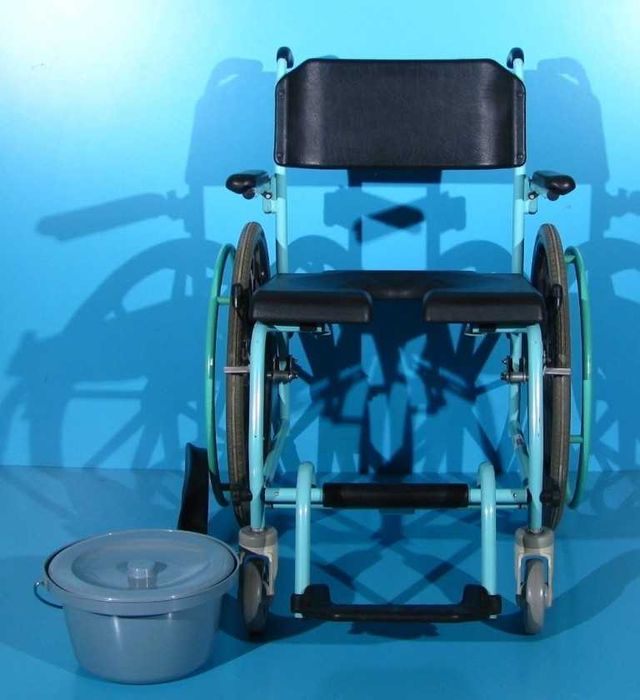 Scaun WC cu rotile din aluminiu / latime sezut 49 cm