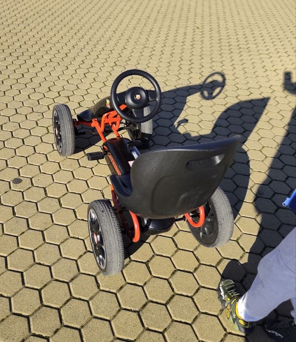 Кртинг кола с педали