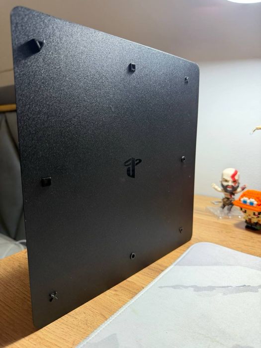 Продаю PlayStation 4