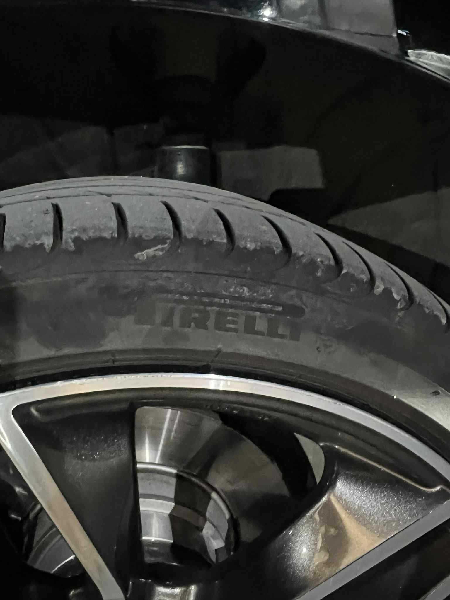 Гуми с джанти Pirelli нисък профил