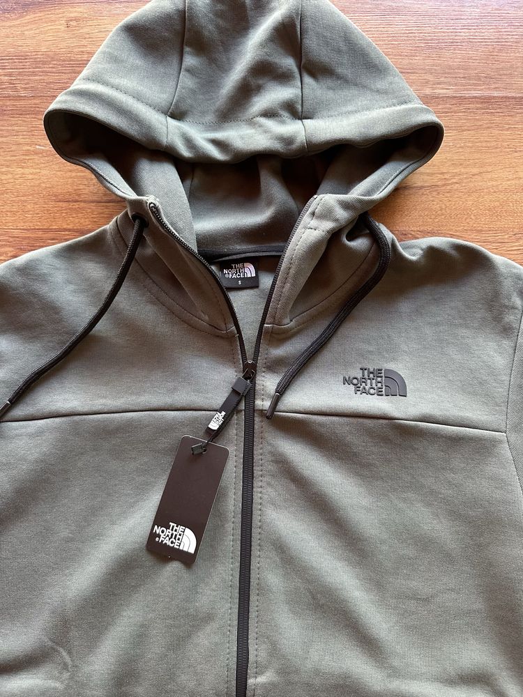 Мъжки,памучен,масленозелен екип The North Face с гумирано лого