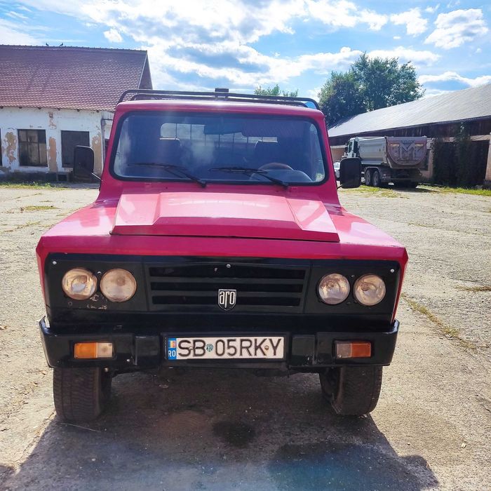 Camioneta ARO 320