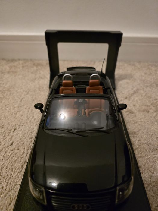 Macheta Audi TT Roadster 1:18 Maisto
