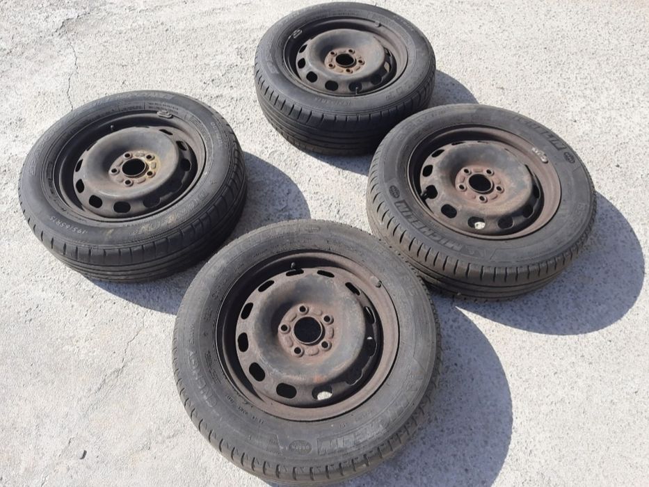 Genții auto pe 15  4 bucăți.