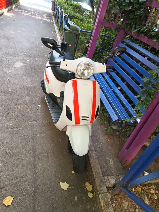 Vând scuter in stare buna de funcționare