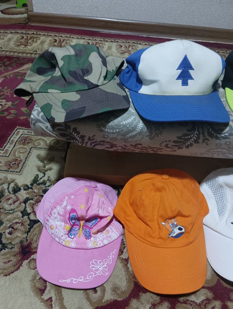Продам летние кепки