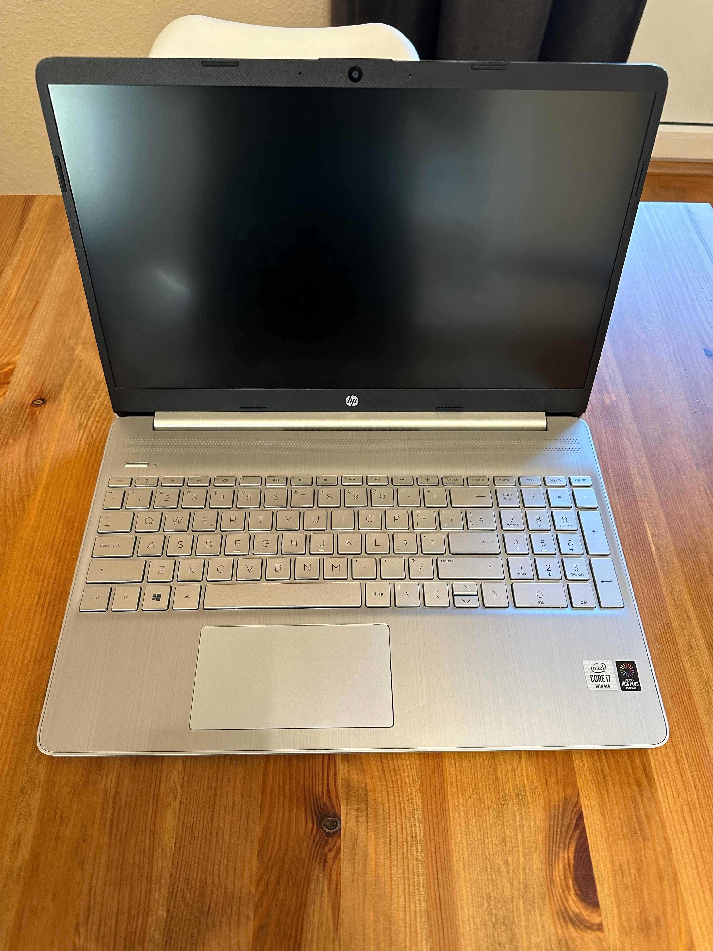 HP Notebook 15s-fq1096nq I7-1065G7 10 8 GB RAM 512GB SSD Win 11 Pro