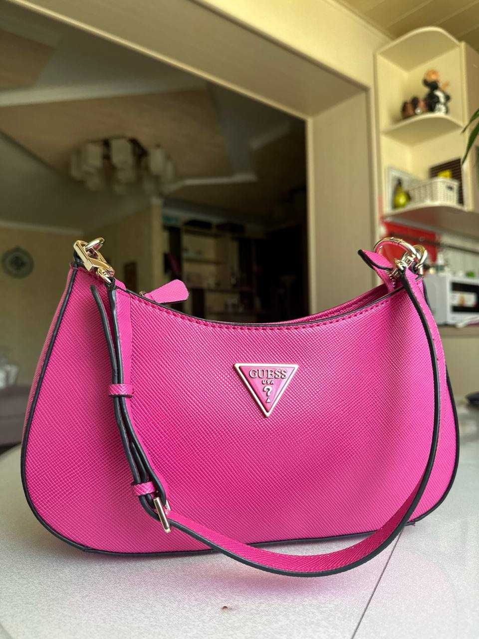 Сумка GUESS USA
Noelle 4G curved shoulder bag
