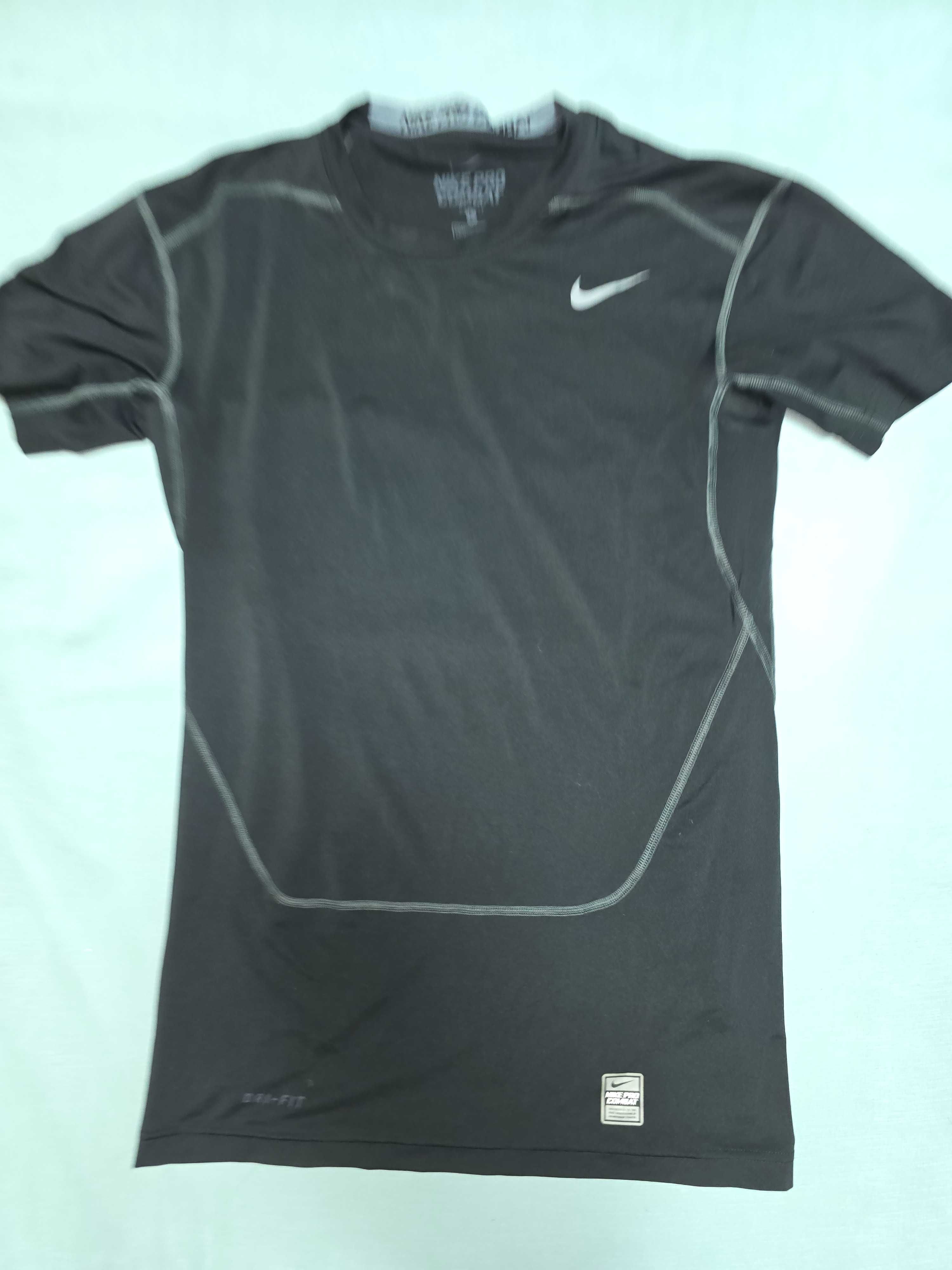 Нова спортна тениска Nike L