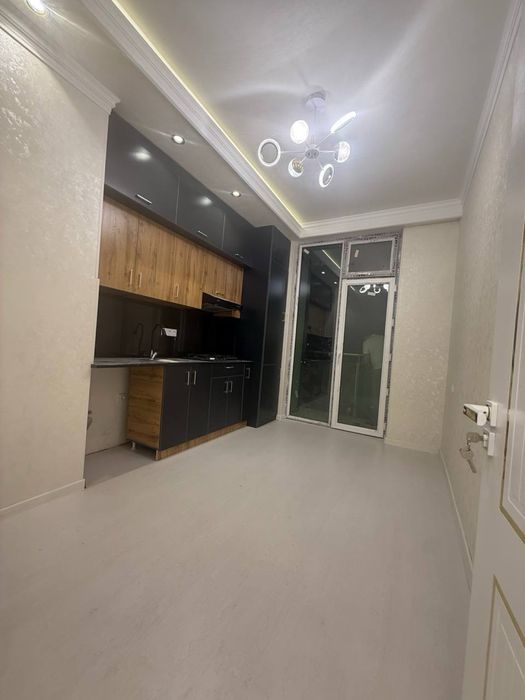 ПРОДАЕТСЯ  1 Ком квартира в престижном ЖК Хон Сарой куйлюк массив 3