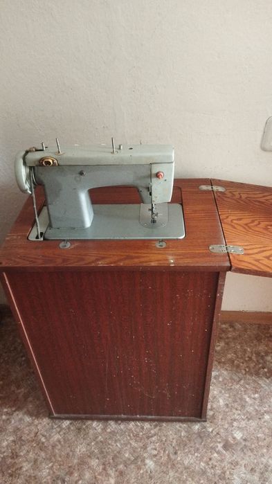Швейнвя машинка на запчасти. Продажа