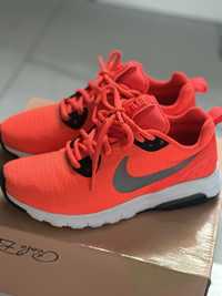 NIKE AIR маратонки 35,5