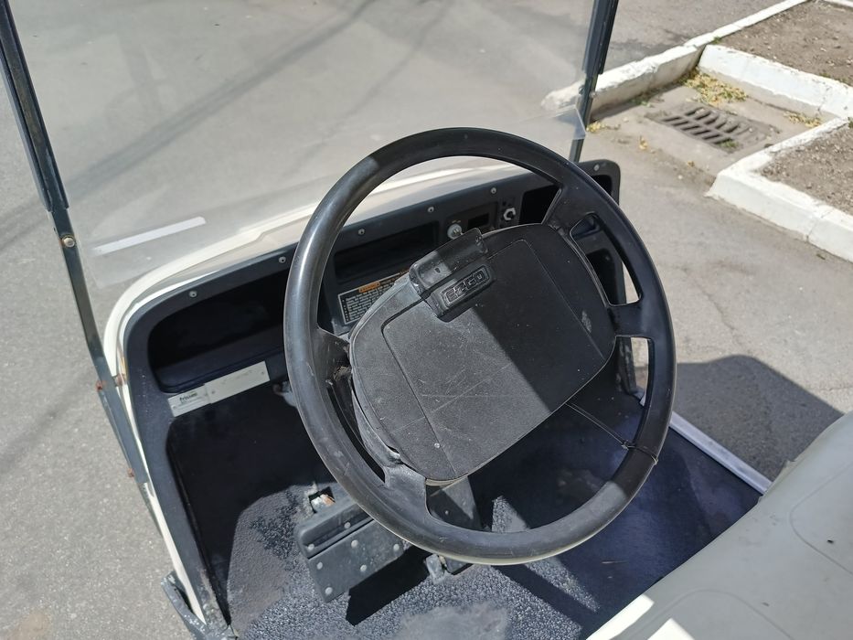 Mașina de golf ez-go car