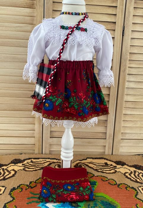 Costum popular pentru fete de Maramures