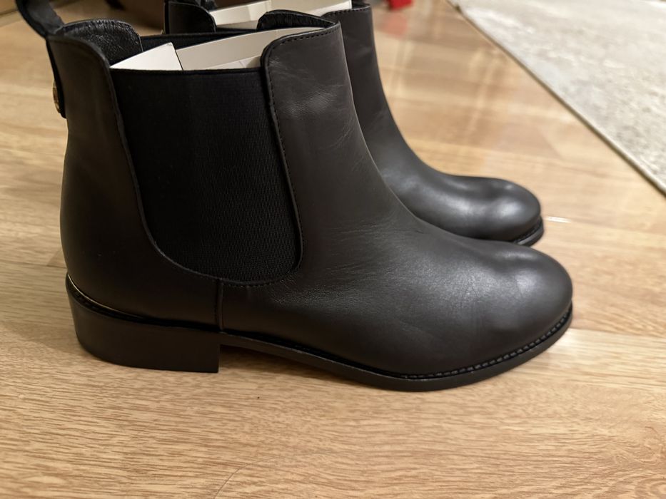 Продам женские новые ботинки george hogg.