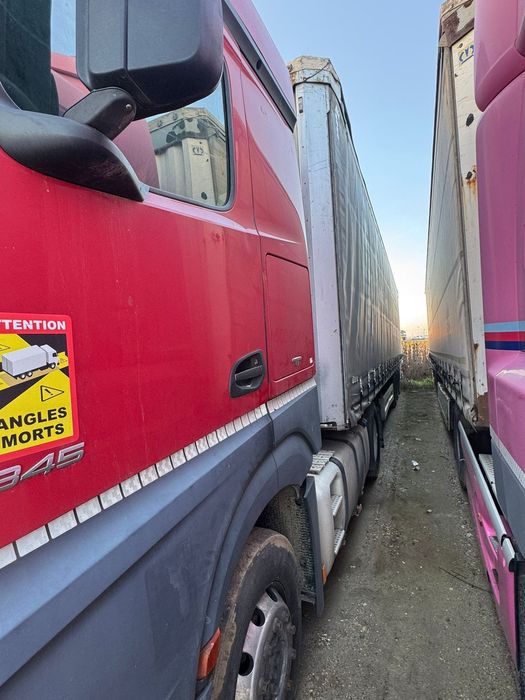 Vând 2 remorci de camion krone